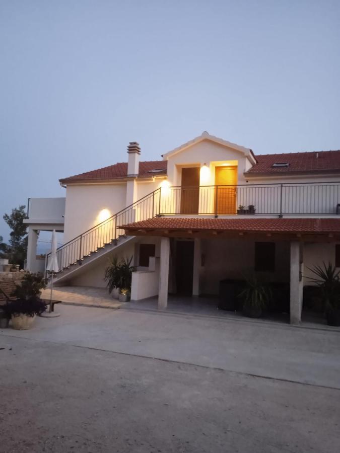Apartmani Nila 圣内德尔贾 外观 照片