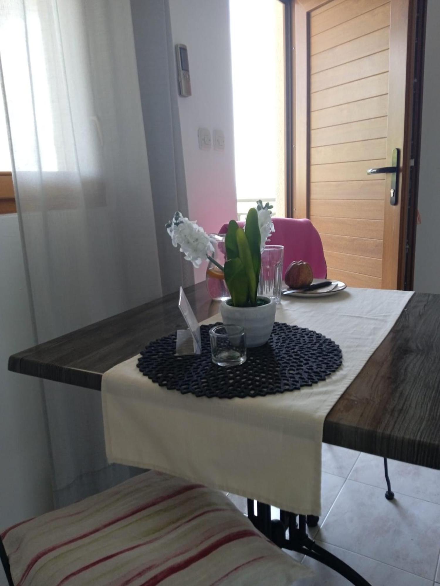 Apartmani Nila 圣内德尔贾 外观 照片